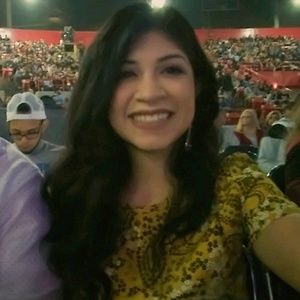 Meet your Posher, Monica